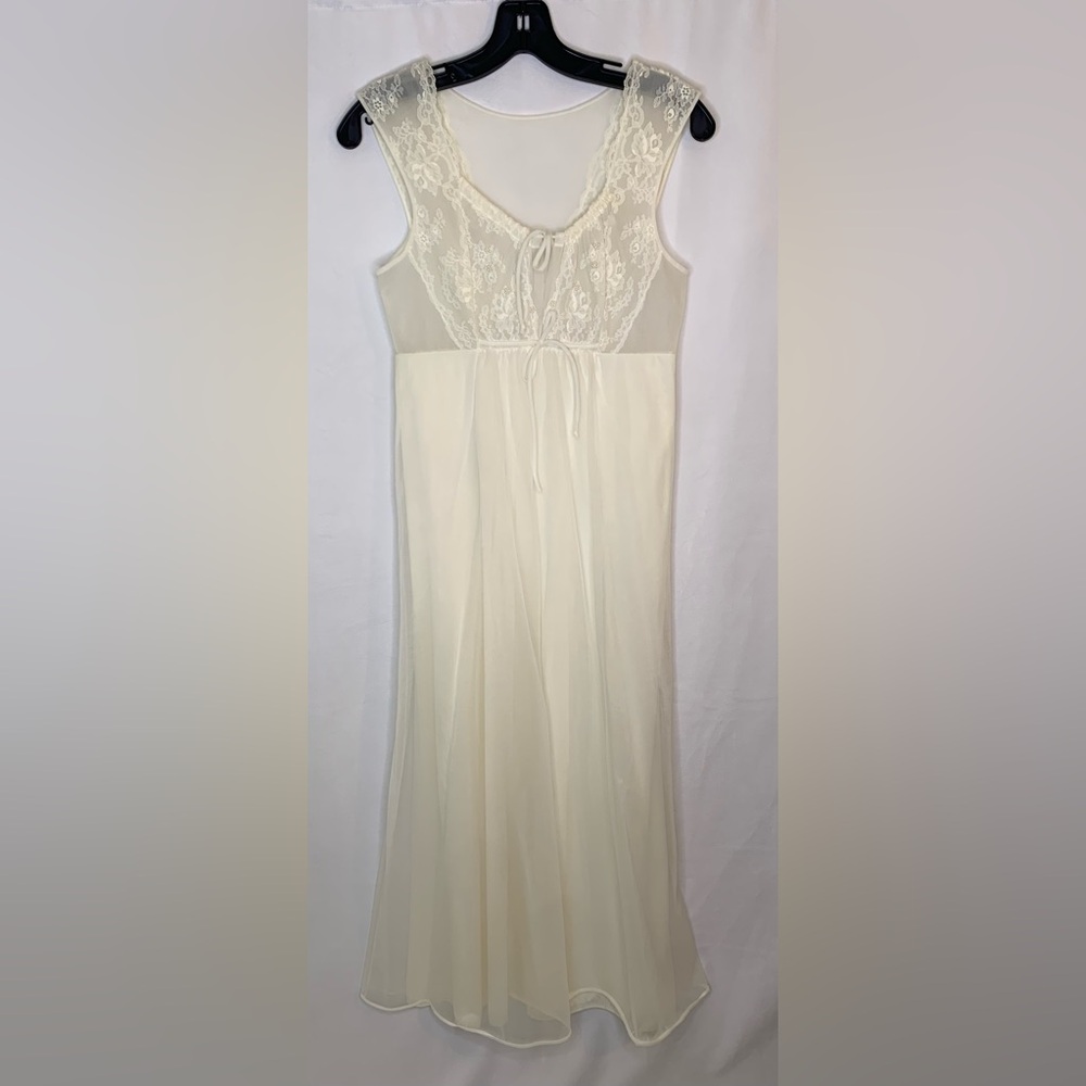 Vintage shadowline ivory bridal nightgown pearls and lace coquette small